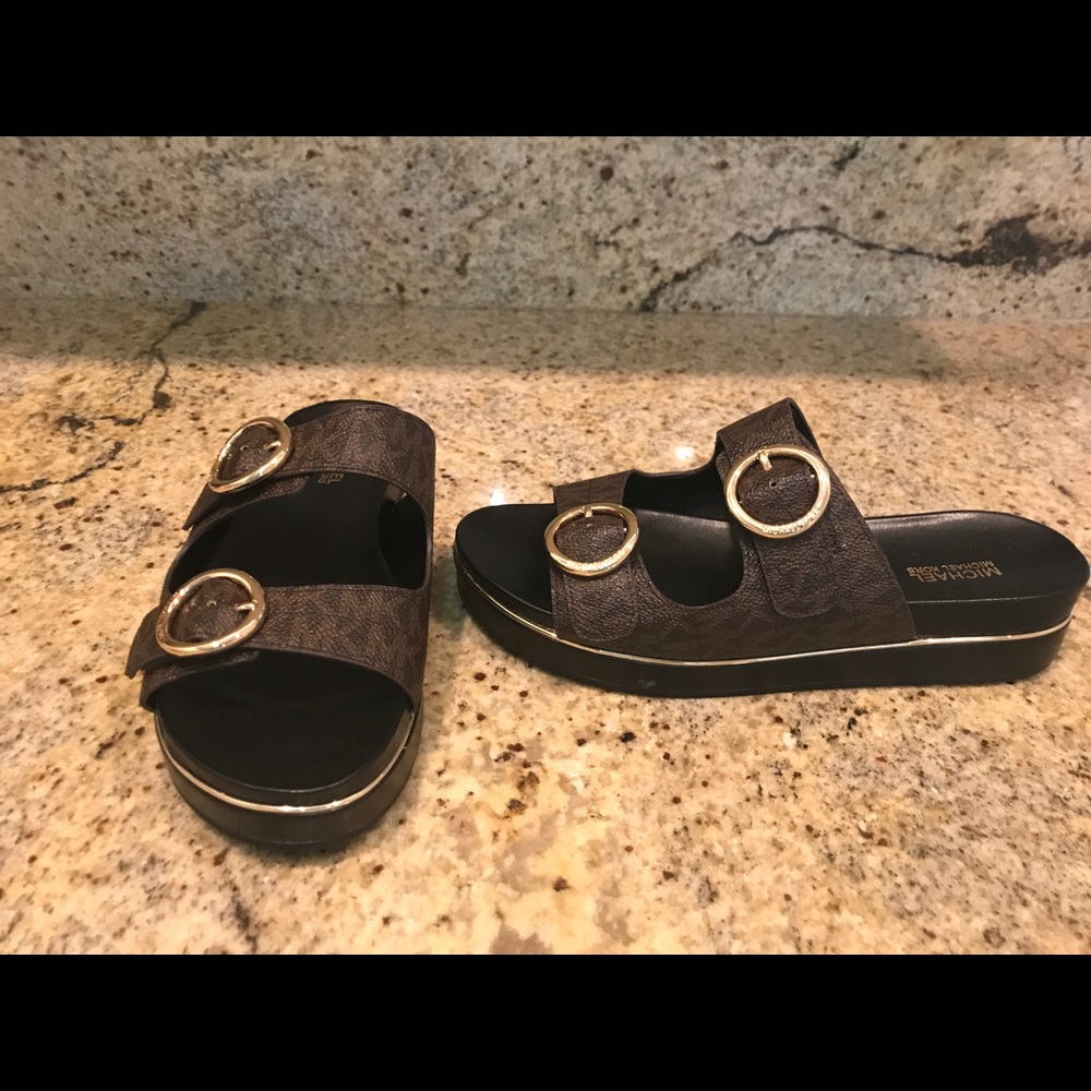 One of a kind Michael Kors sandals buy now!!